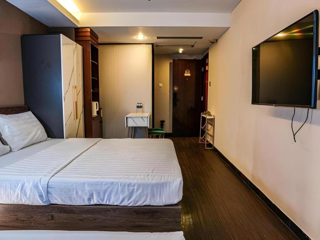 Sunny Day Hotel, Mong Kok Хонконг Екстериор снимка