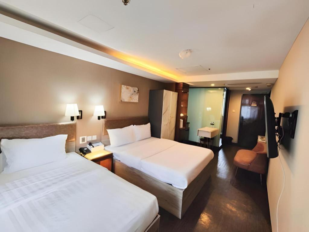 Sunny Day Hotel, Mong Kok Хонконг Екстериор снимка