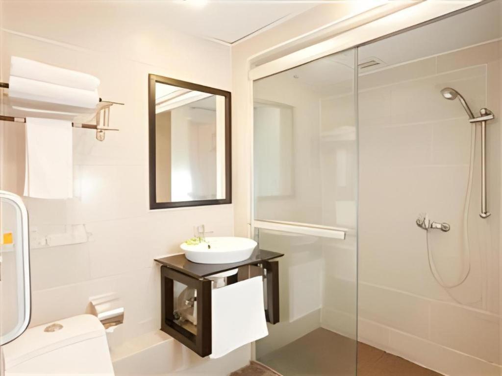 Sunny Day Hotel, Mong Kok Хонконг Екстериор снимка