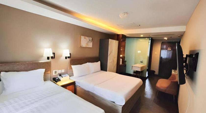 Sunny Day Hotel, Mong Kok Хонконг Екстериор снимка