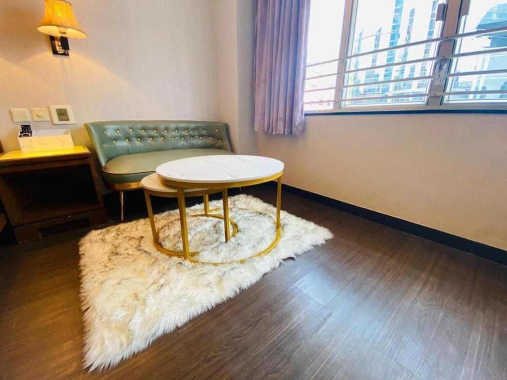Sunny Day Hotel, Mong Kok Хонконг Екстериор снимка