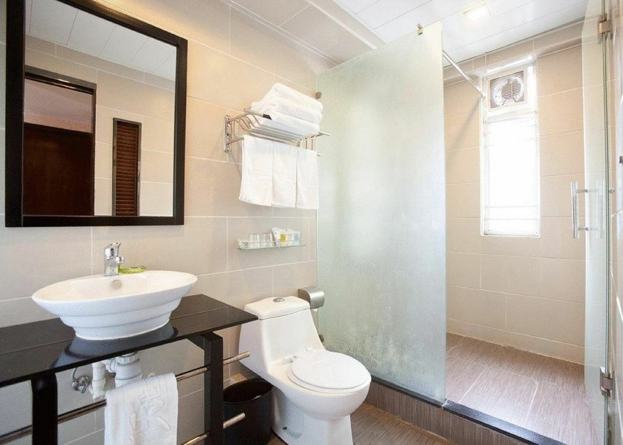 Sunny Day Hotel, Mong Kok Хонконг Екстериор снимка